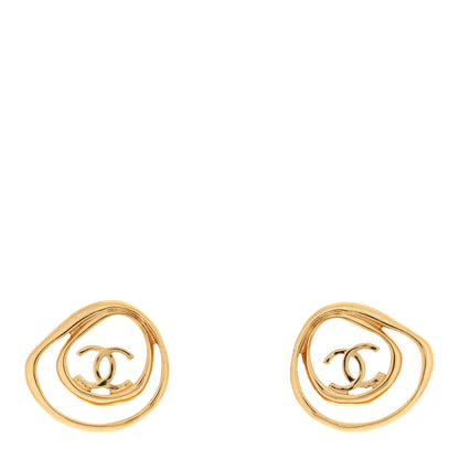 Metal CC Swirl Earrings Gold